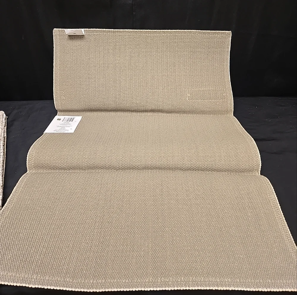 2pc Lot Of Scatter Accent Rugs W/Non Skid Latex Back 22